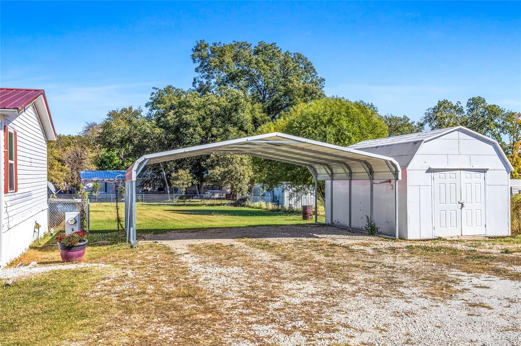 112 Pine Ridge Circle Southmayd, TX 75092 - Photo 5 of 25 a view of a house with a yard