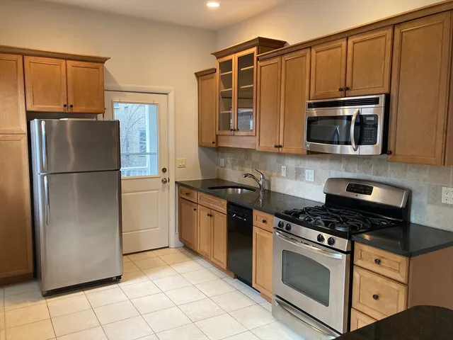 $3,500 | 15 Trowbridge Street, Unit 8, Cambridge, MA 02138