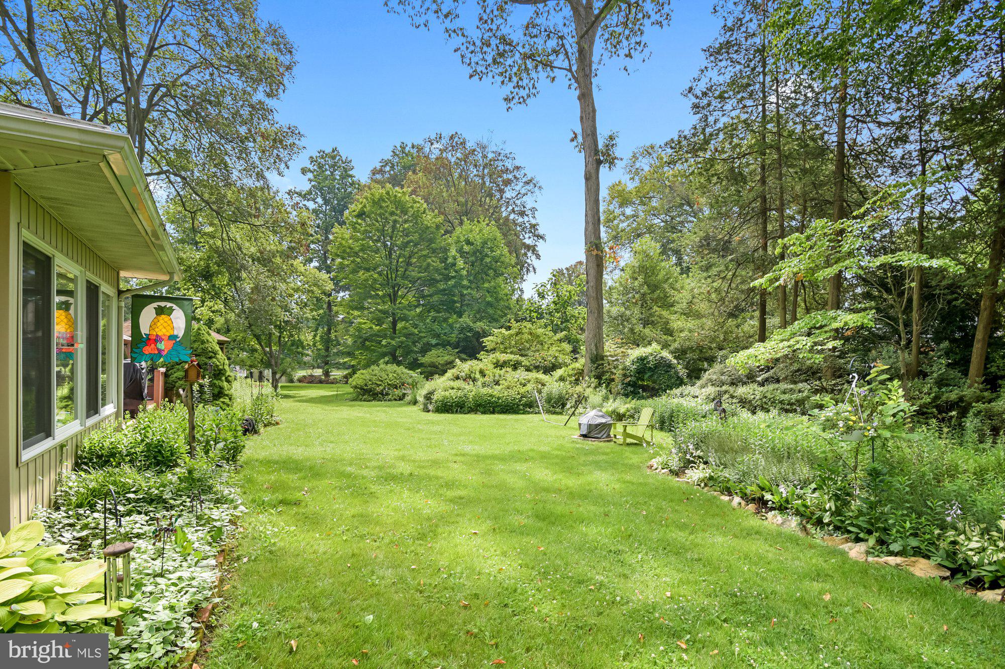 412 Merrie Lane Fallston, MD 21047 - Photo 35 of 40 beautifully maintained yard