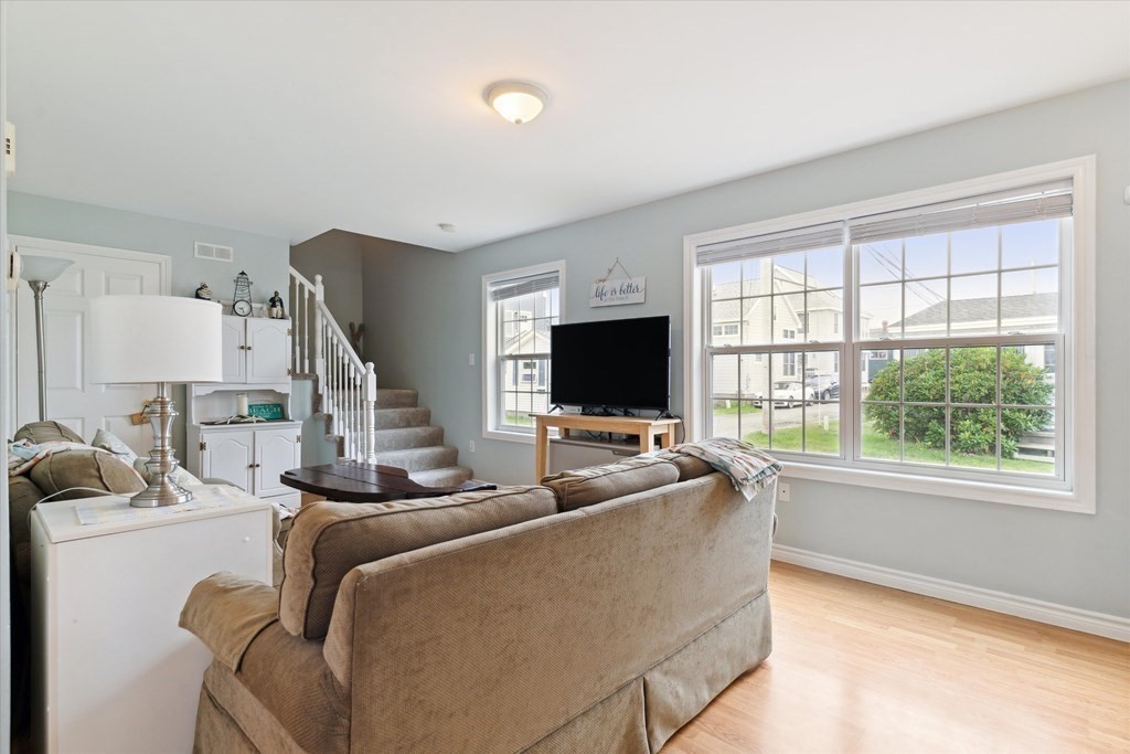 5 Chase Street Hampton, NH 03842 - Photo 8 of 38