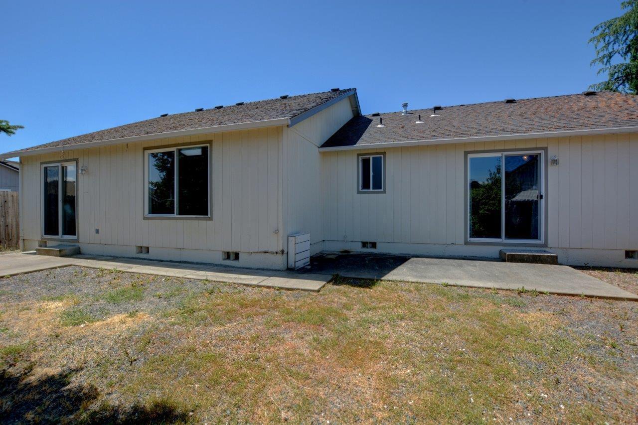 1635 West Harbeck Road Grants Pass, OR 97527 - Photo 30 of 32 DSC_0724_5_6