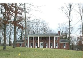 613 Colonial Heights Road Kingsport, TN 37663 - Photo 1 of 9 Photo 1