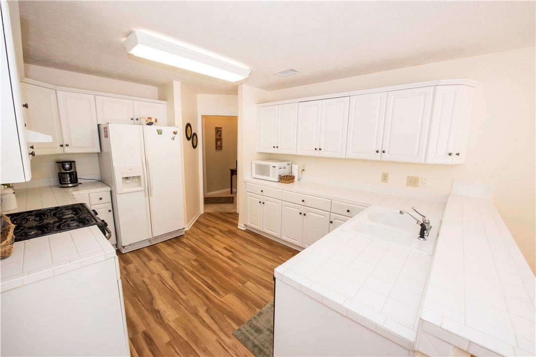 2013 Rocky Brook Road Opelika, AL 36801 - Photo 7 of 21 Gallery Image 7