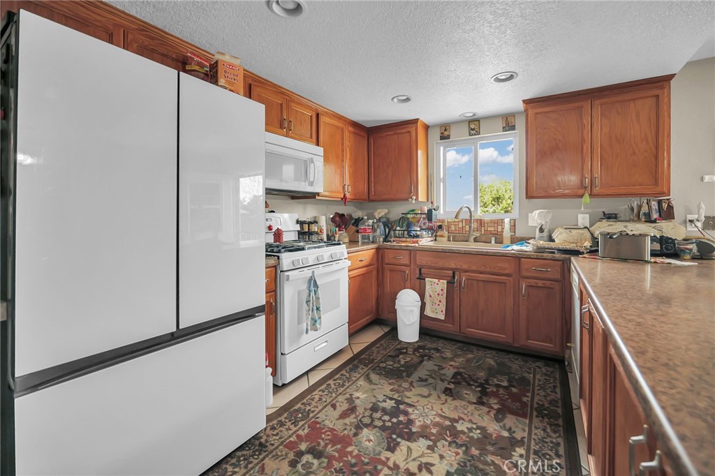 7863 Railroad Avenue Riverside, CA 92504 - Photo 11 of 38