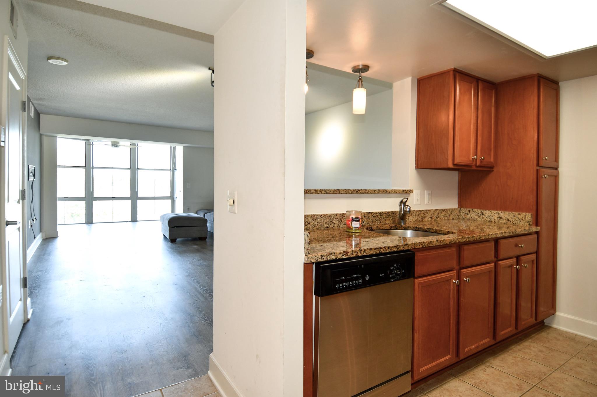 11800 Sunset Hills Road, Unit 1024 Reston, VA 20190 - Photo 3 of 41 Kitchen/Living