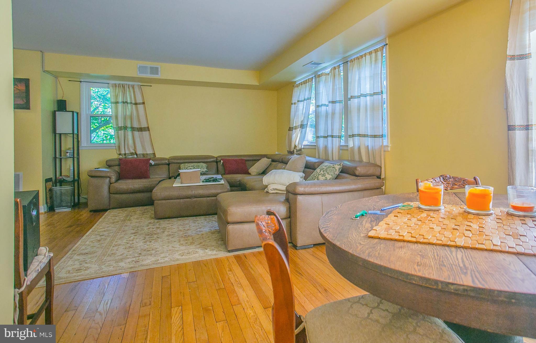 8633 Geren Road, Unit 291 Silver Spring, MD 20901 - Photo 5 of 12 Living Room
