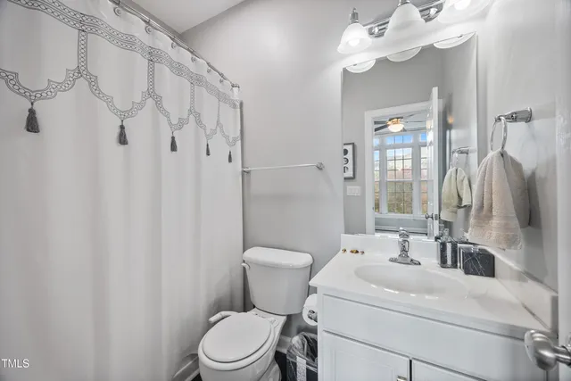 a picture of a bathroom