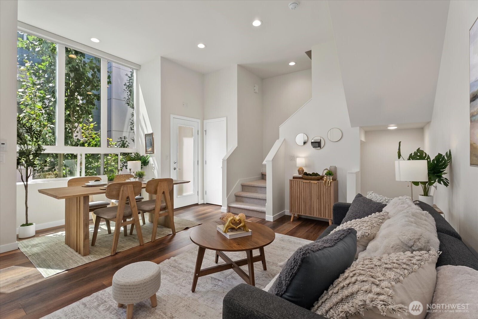 513 South Sullivan Street Seattle, WA 98108 - Photo 8 of 24