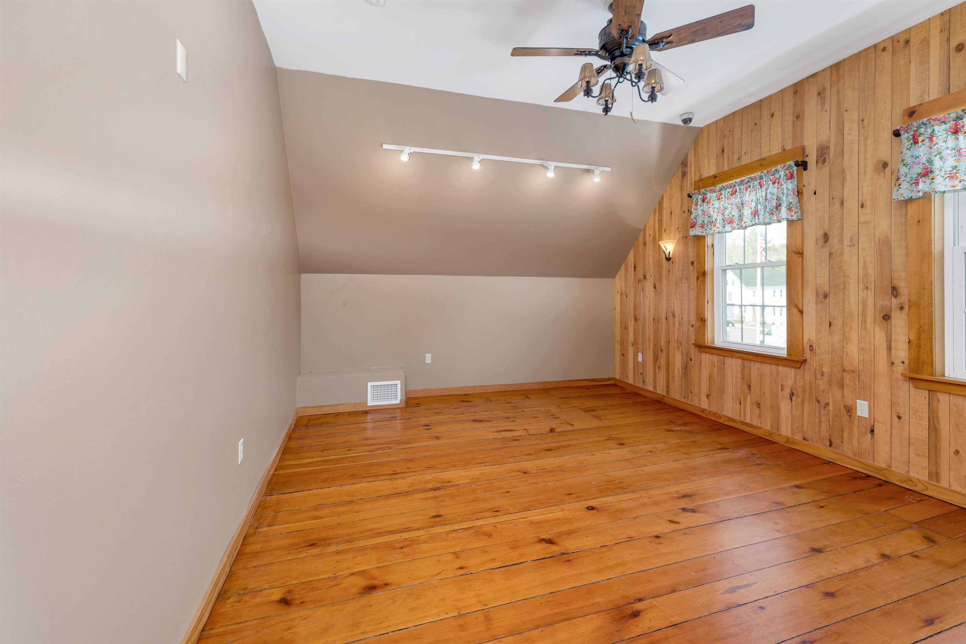 119 Main Street Alton, NH 03809 - Photo 23 of 34