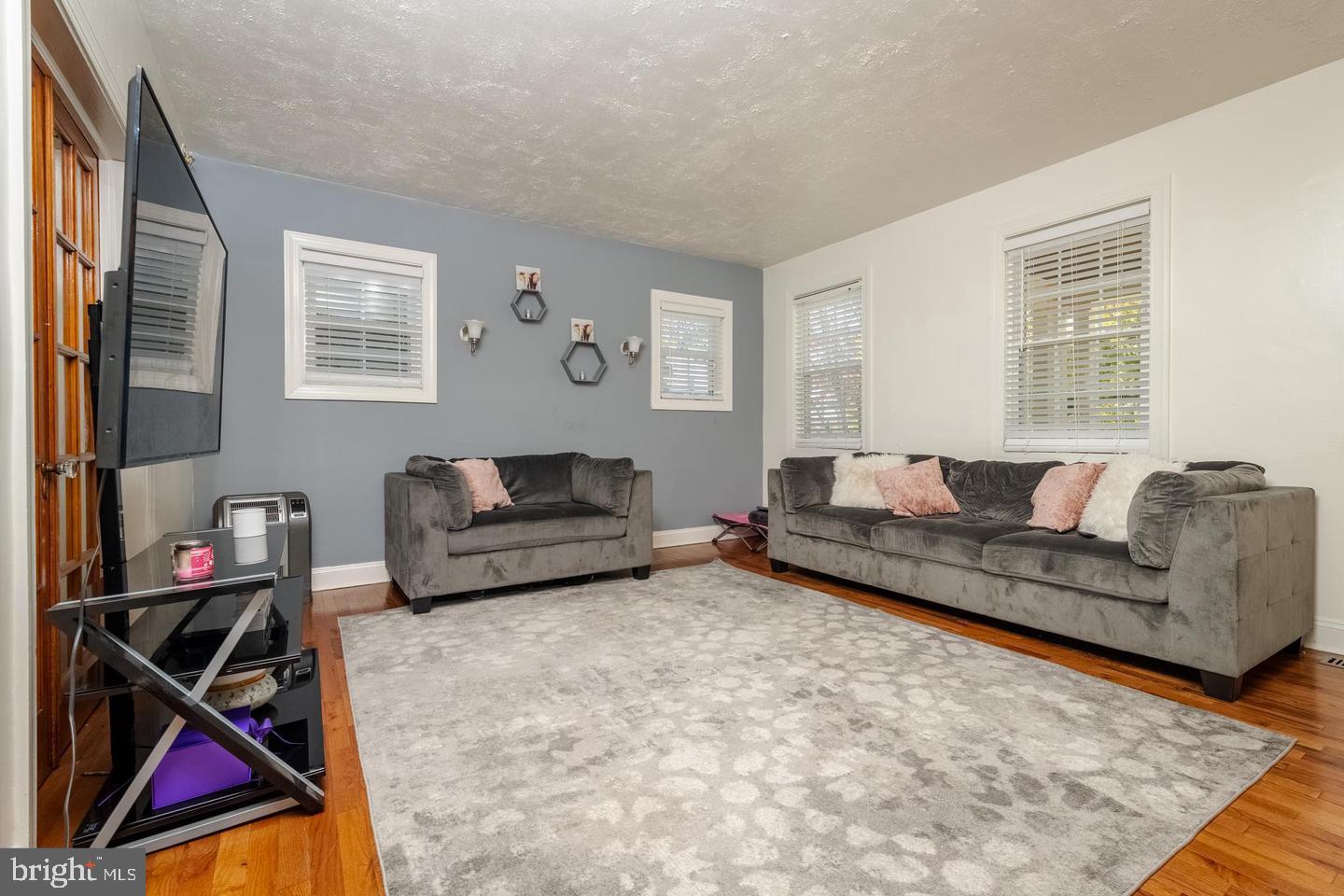 4627 Harcourt Road Baltimore, MD 21214 - Photo 3 of 44 Gallery Image 3