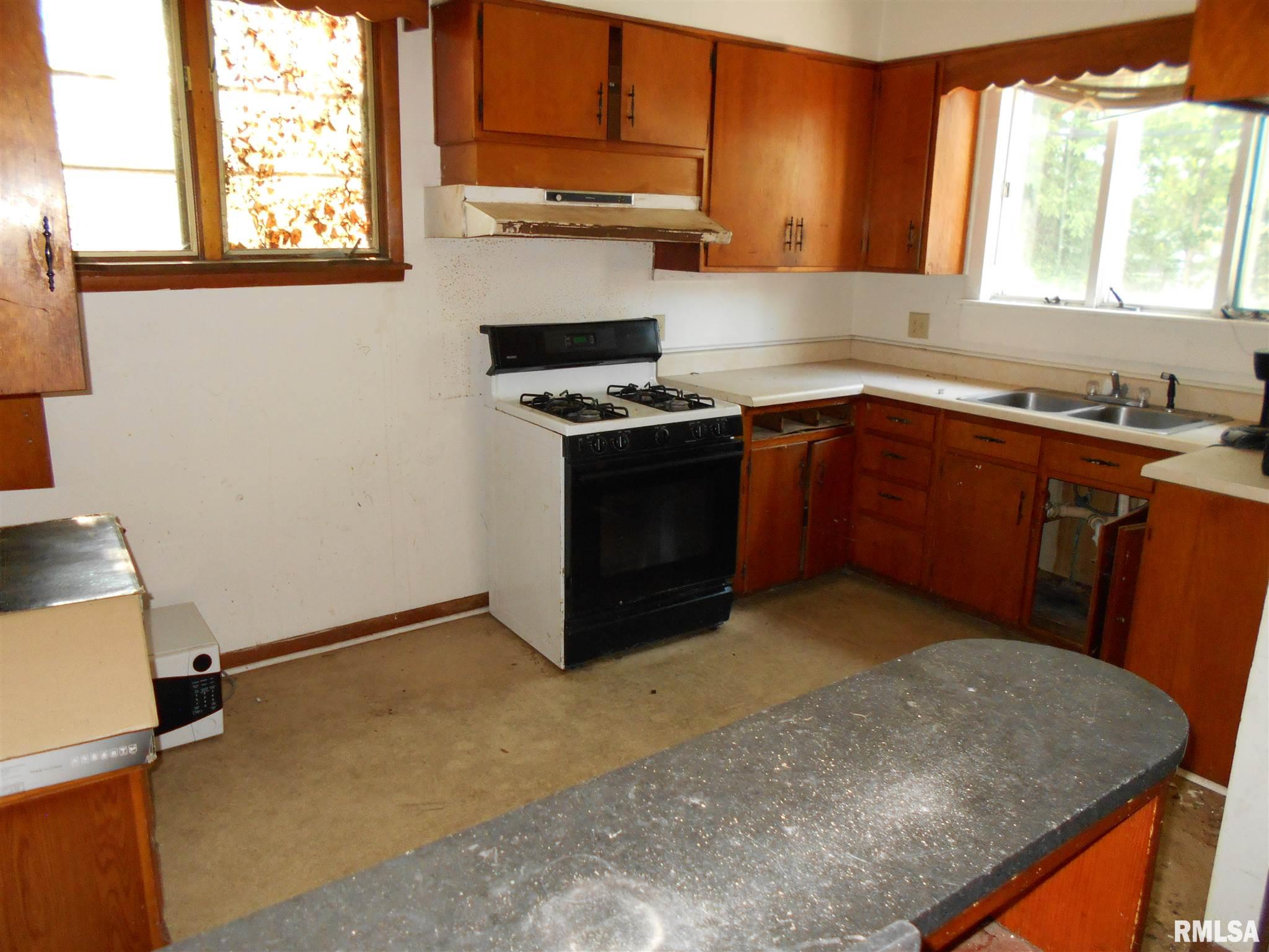 319 West Adams Road Macomb, IL 61455 - Photo 12 of 19 Gallery Image 12