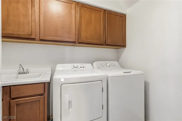 $472,900 | 988 Roaring River Avenue, Henderson, NV 89002