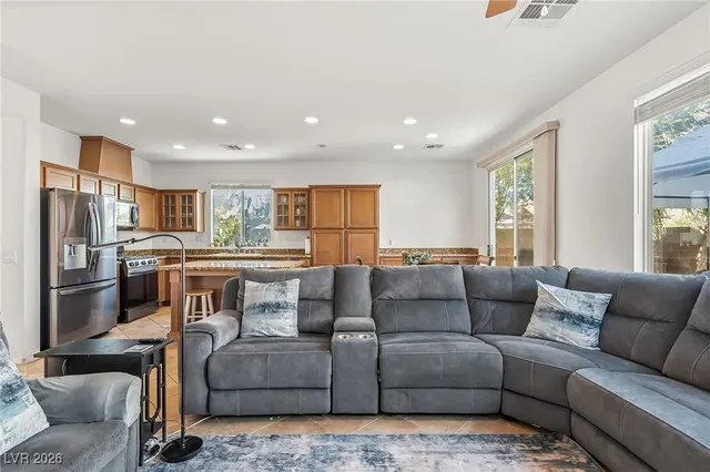 $472,900 | 988 Roaring River Avenue, Henderson, NV 89002