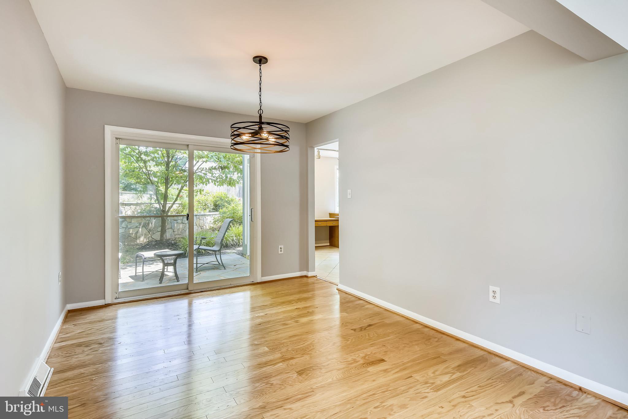 11822 Blue Spruce Road Reston, VA 20191 - Photo 14 of 46 Dining room overlooking patio