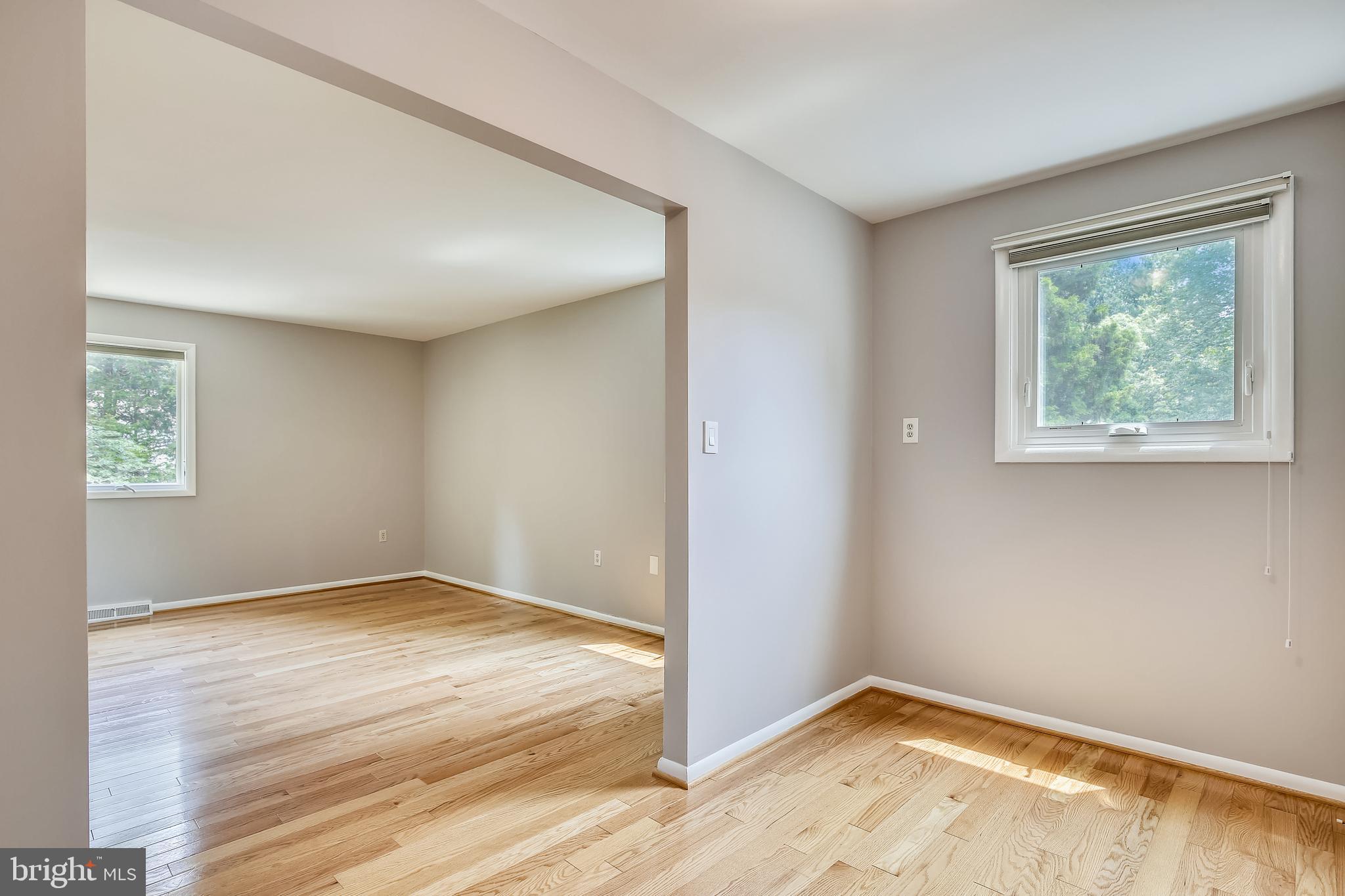 11822 Blue Spruce Road Reston, VA 20191 - Photo 15 of 46 Master bedroom with sitting area
