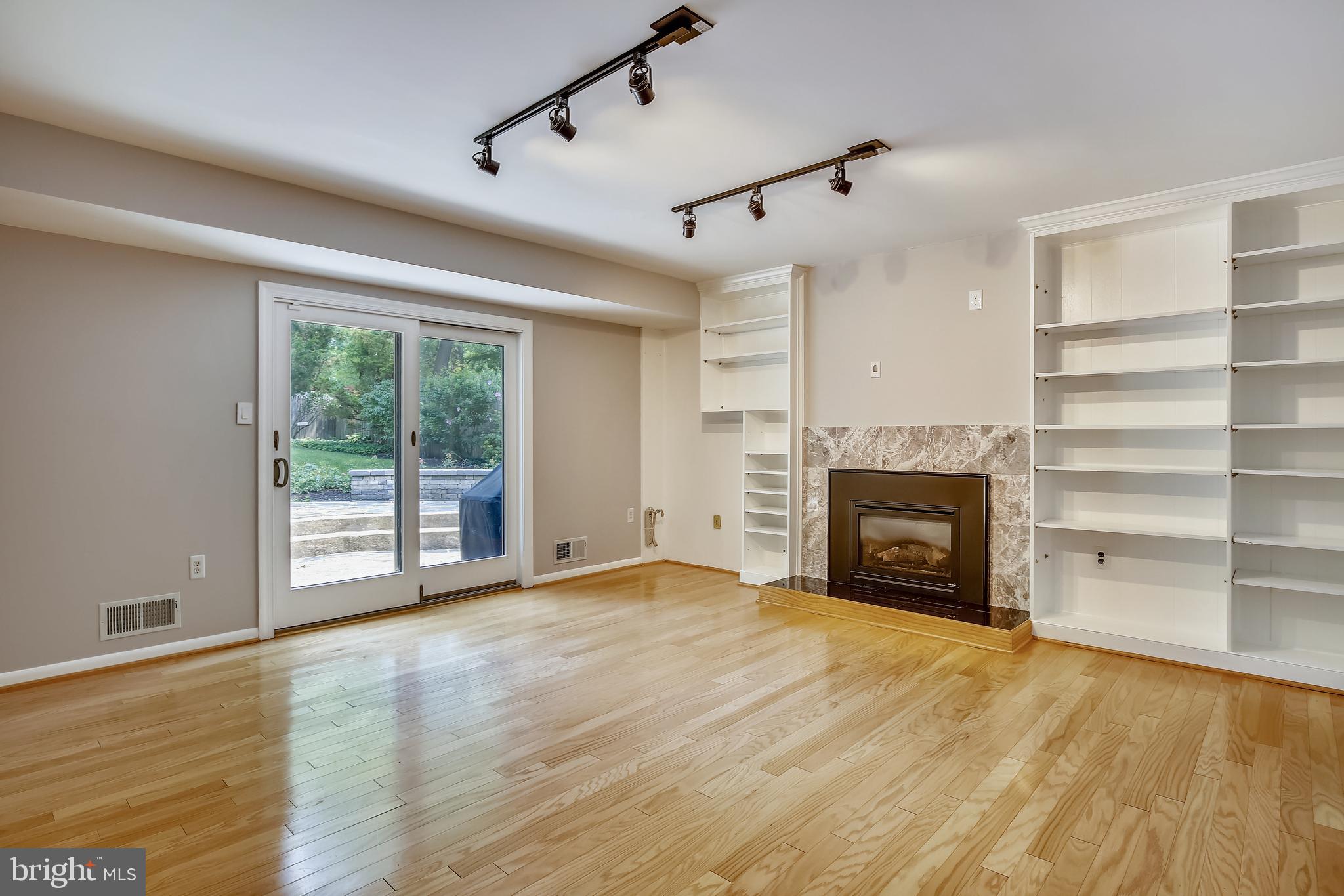 11822 Blue Spruce Road Reston, VA 20191 - Photo 25 of 46 Family room open to back yard