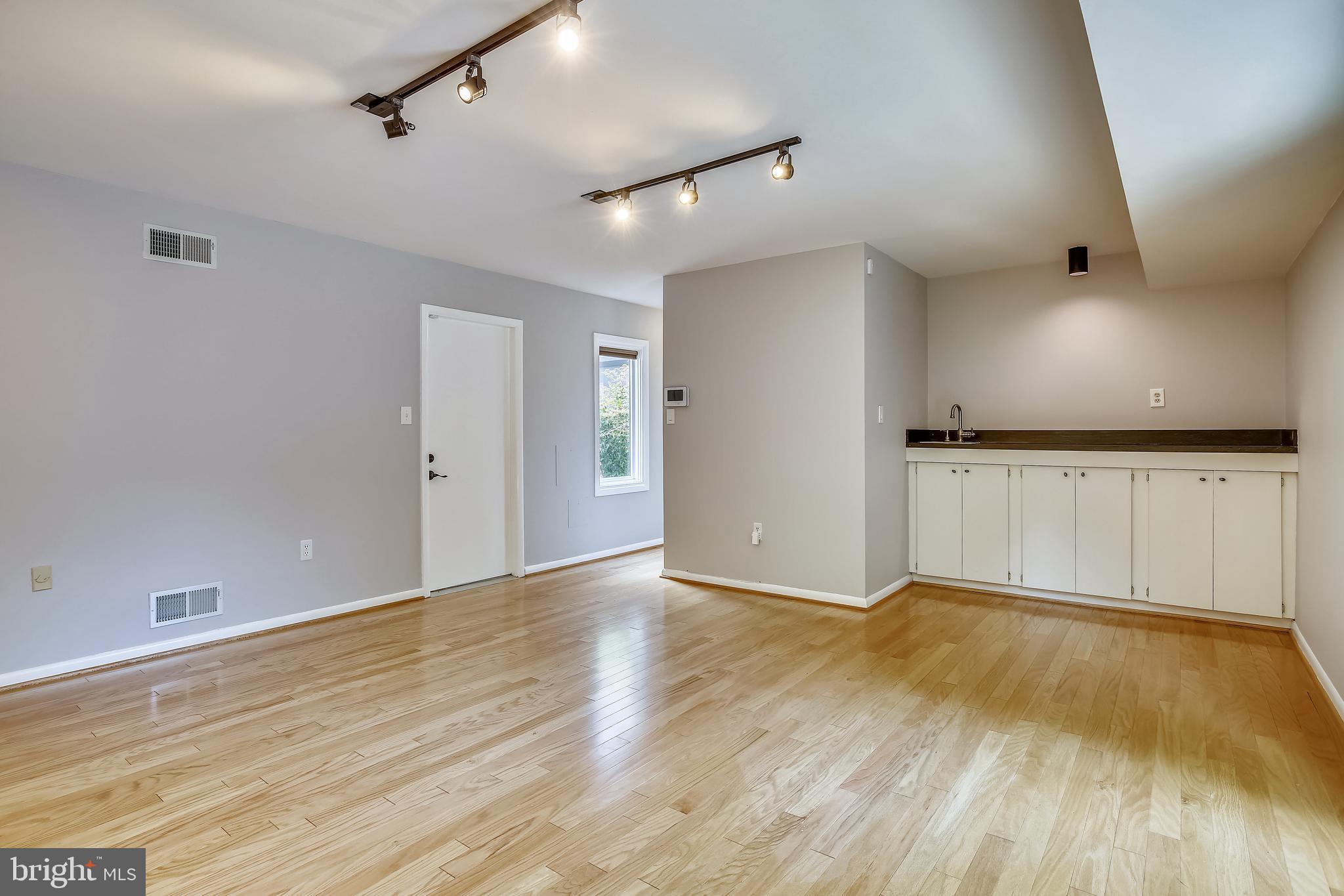 11822 Blue Spruce Road Reston, VA 20191 - Photo 27 of 46