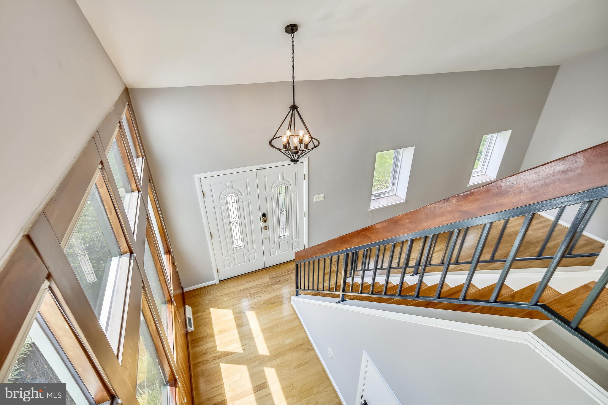 11822 Blue Spruce Road Reston, VA 20191 - Photo 4 of 46