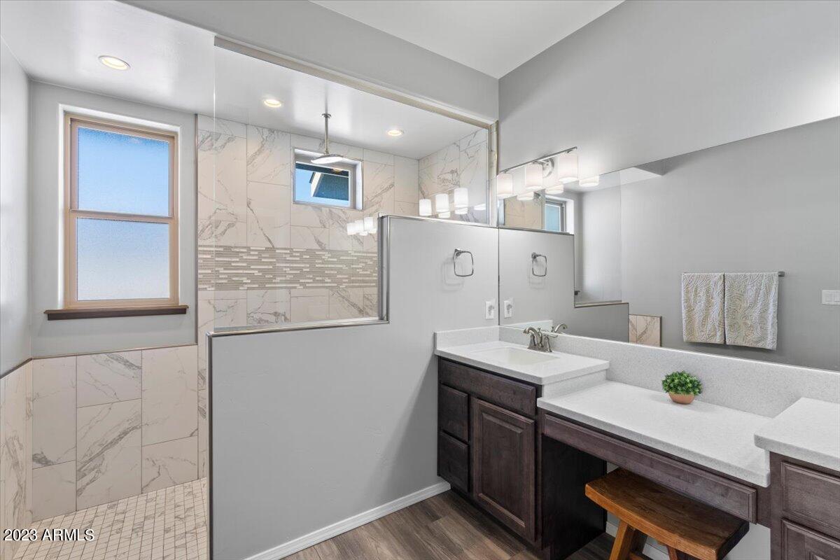 10161 Lundin Road Flagstaff, AZ 86004 - Photo 18 of 30 Primary Bathroom