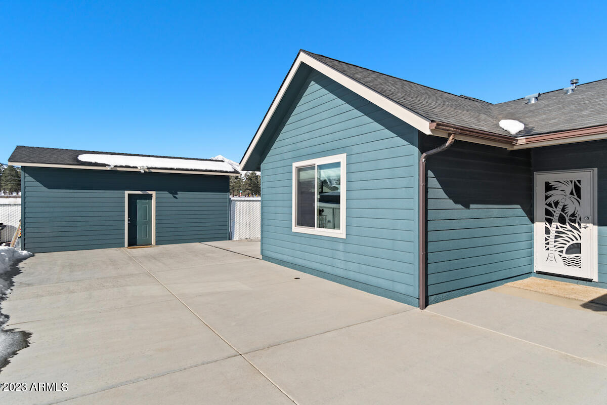10161 Lundin Road Flagstaff, AZ 86004 - Photo 27 of 30 Oversized Back Patio from Primary BDR