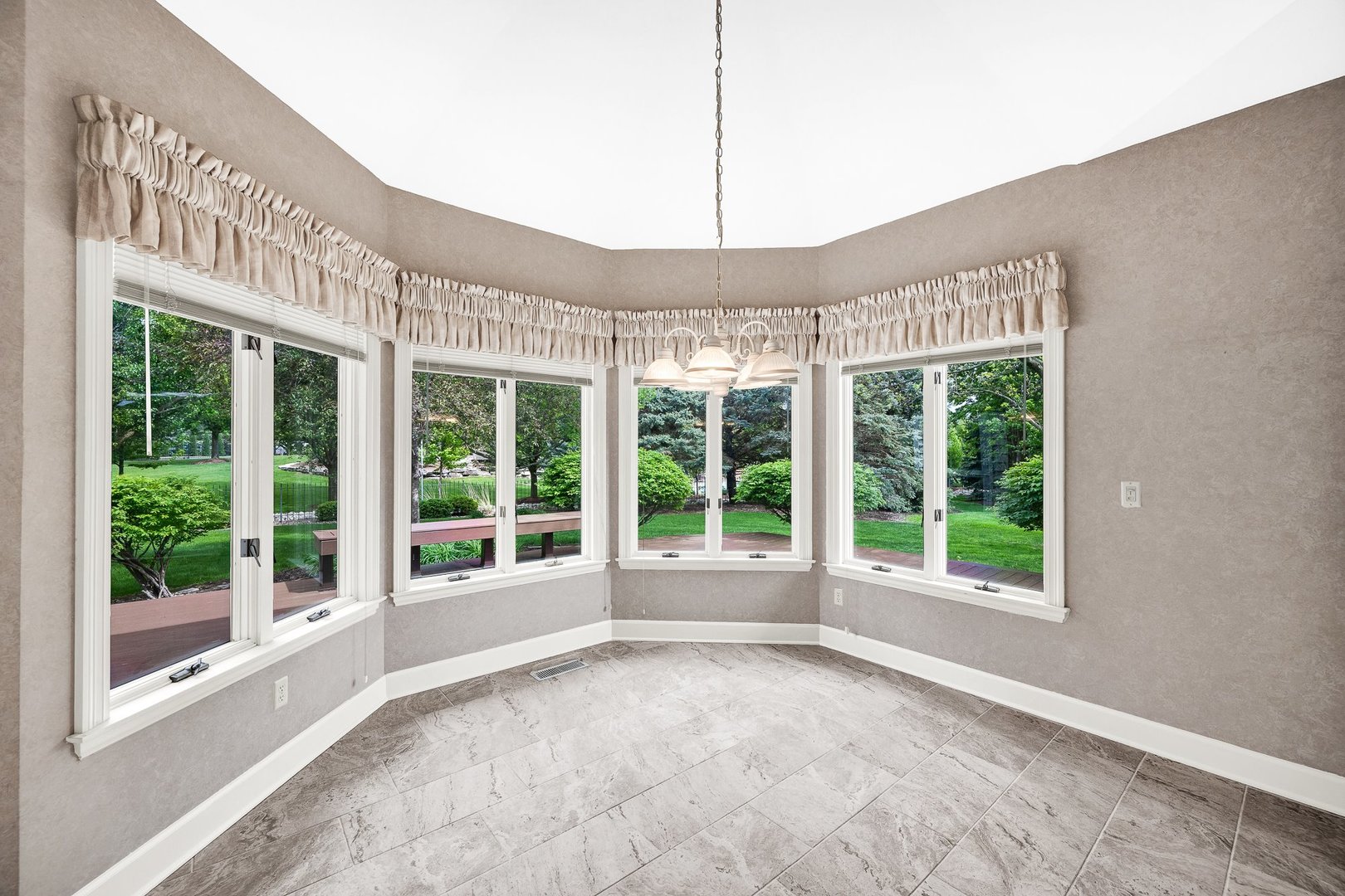 2109 Hackberry Road Bloomington, IL 61704 - Photo 14 of 64