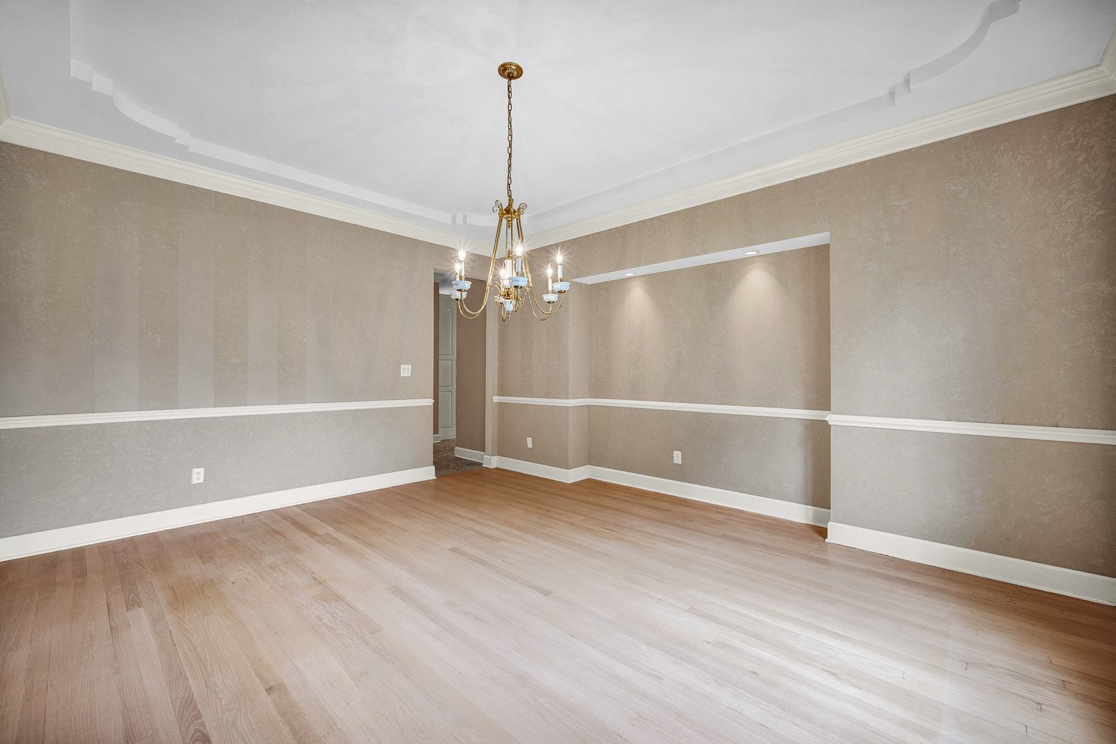 2109 Hackberry Road Bloomington, IL 61704 - Photo 5 of 64