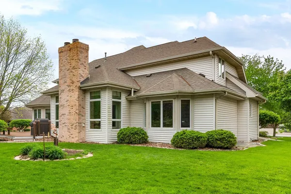 $550,000 | 2109 Hackberry Road, Bloomington, IL 61704