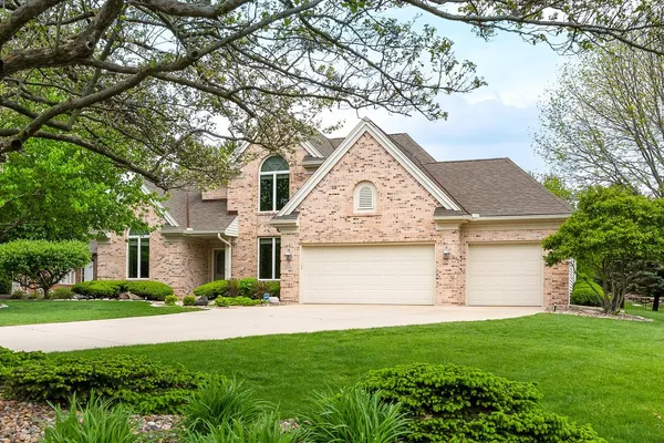 $550,000 | 2109 Hackberry Road, Bloomington, IL 61704