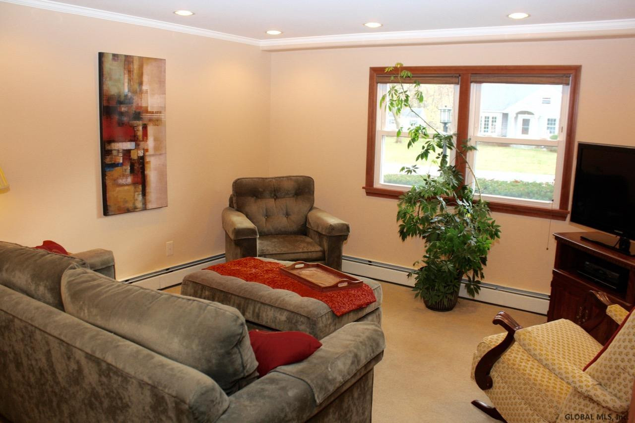 29 Clarkson Road Bethlehem, NY 12054 - Photo 8 of 19 Photo 8