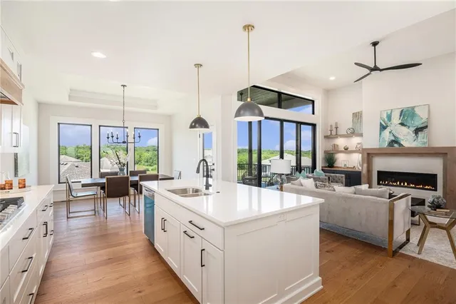 $789,900 | 2317 Southwest Morris Drive, Lee's Summit, MO 64082