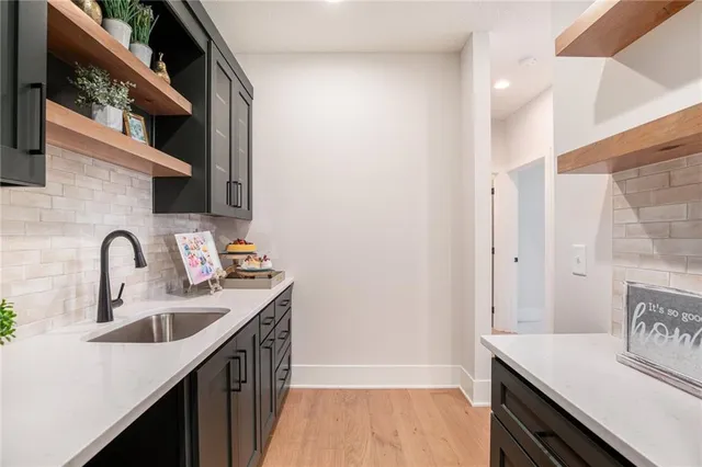 $789,900 | 2317 Southwest Morris Drive, Lee's Summit, MO 64082