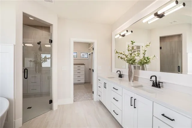 $789,900 | 2317 Southwest Morris Drive, Lee's Summit, MO 64082