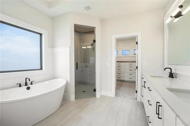 $789,900 | 2317 Southwest Morris Drive, Lee's Summit, MO 64082