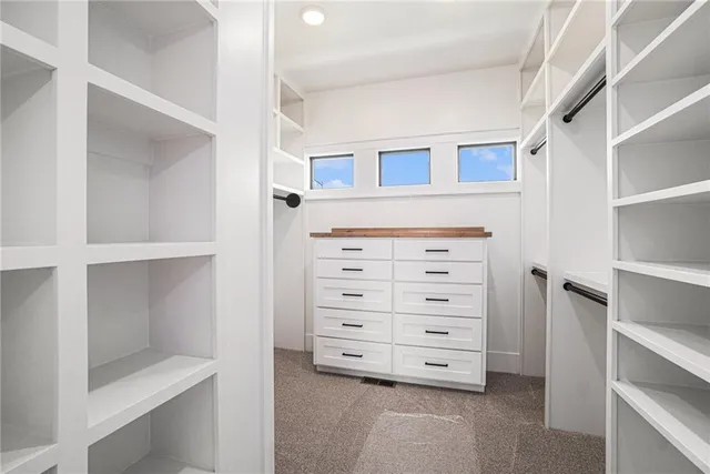 $789,900 | 2317 Southwest Morris Drive, Lee's Summit, MO 64082