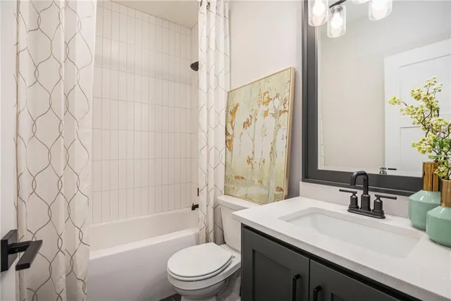 $789,900 | 2317 Southwest Morris Drive, Lee's Summit, MO 64082