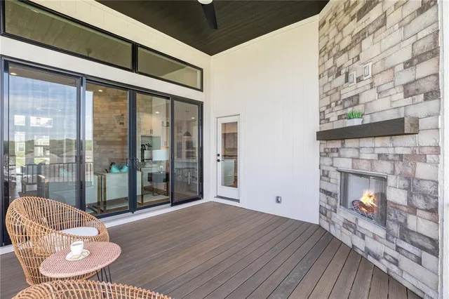 $789,900 | 2317 Southwest Morris Drive, Lee's Summit, MO 64082