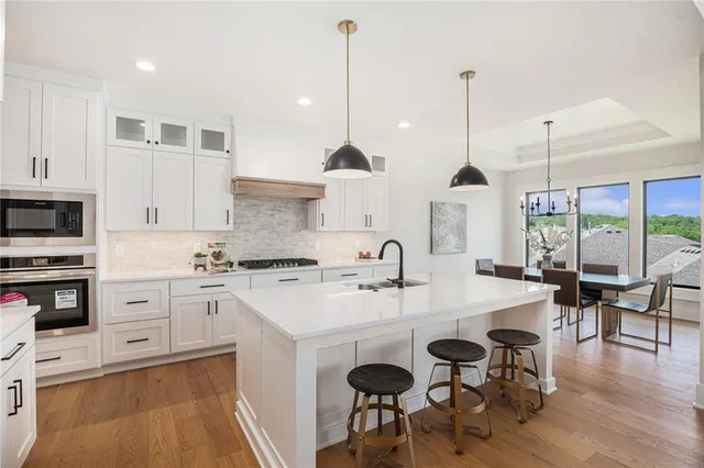 $789,900 | 2317 Southwest Morris Drive, Lee's Summit, MO 64082