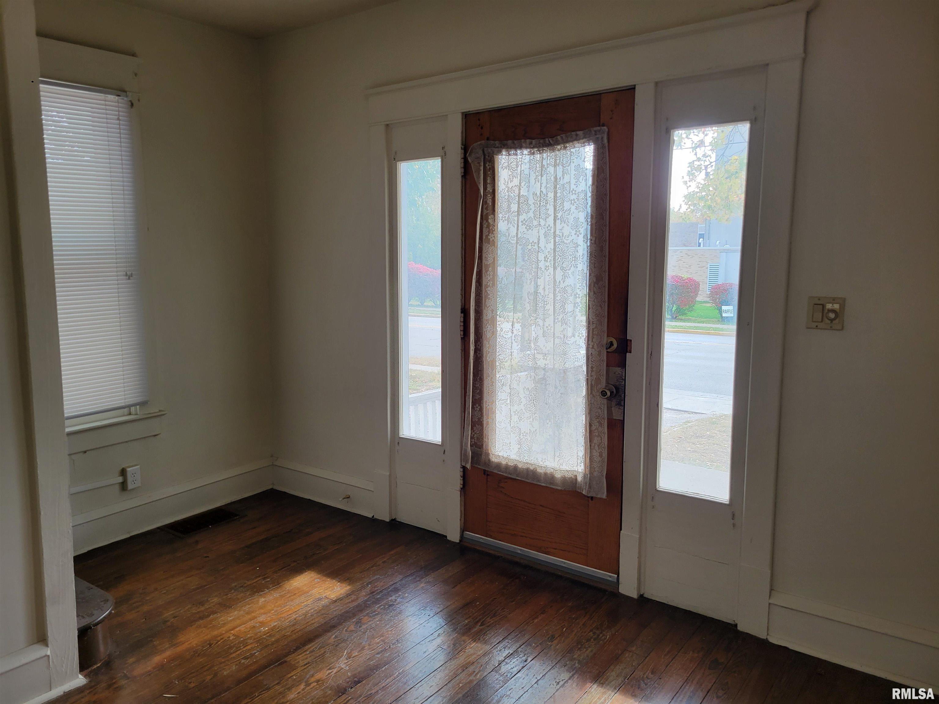 1429 West Washington Street Springfield, IL 62702 - Photo 4 of 40