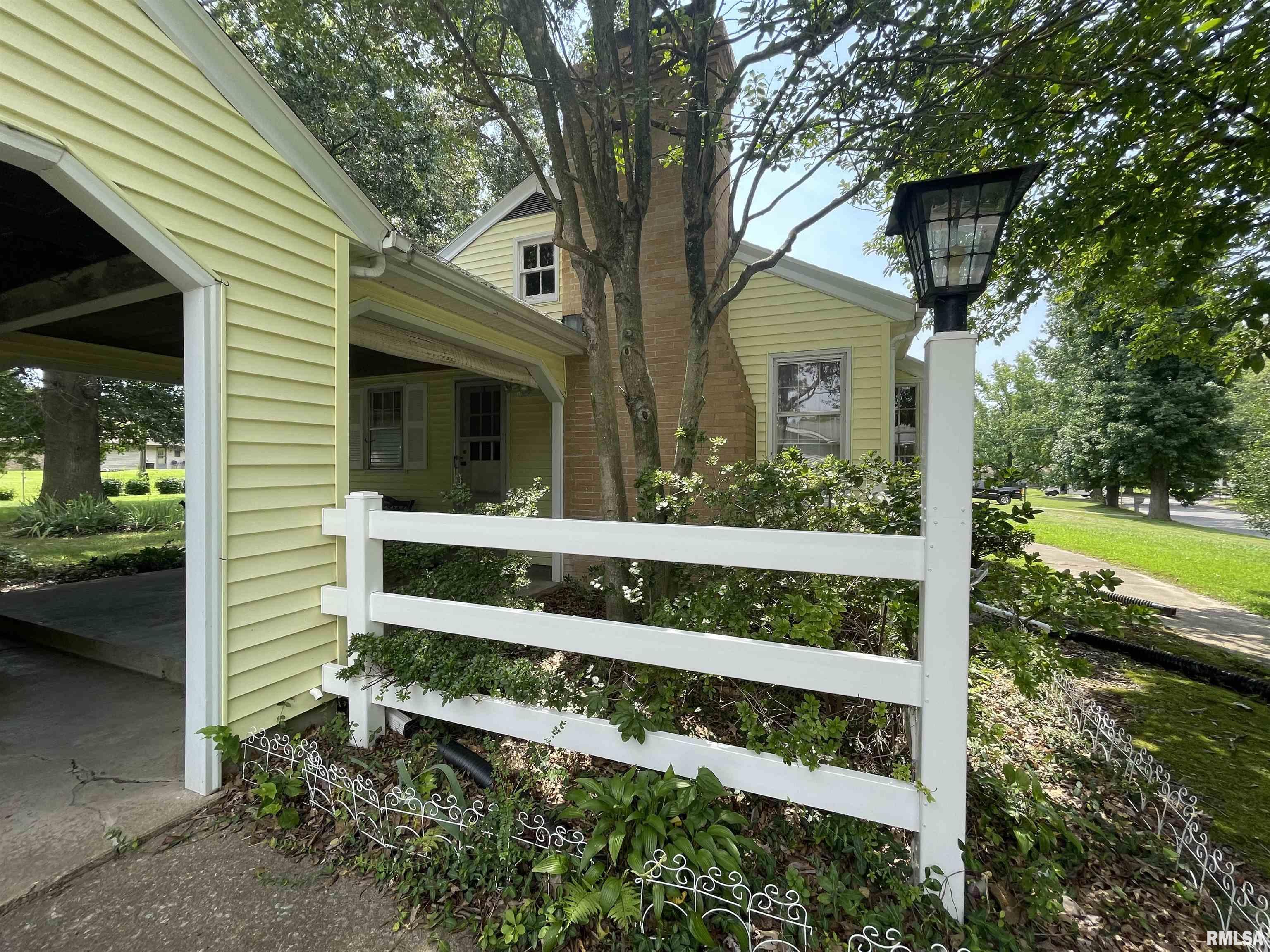 53 Candy Lane Murphysboro, IL 62966 - Photo 2 of 46