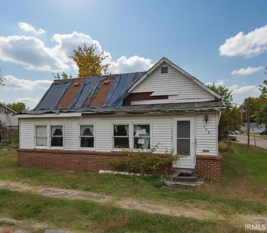 $37,900 | 300 West Olive Street, West Terre Haute, IN 47885