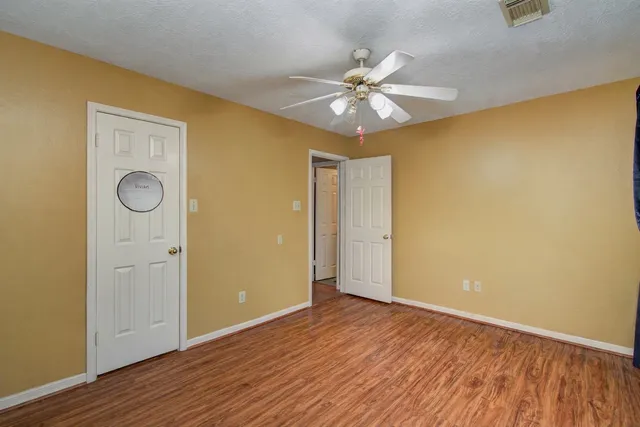 $2,400 | 16218 Ruffian Drive, Friendswood, TX 77546