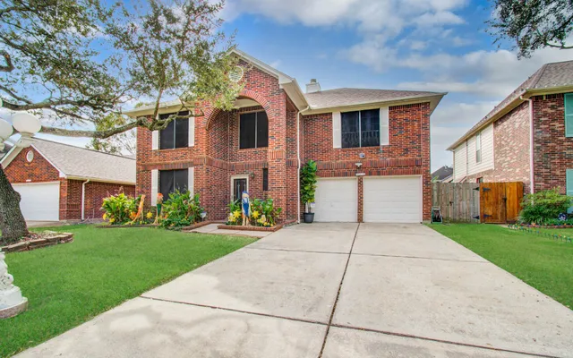$2,400 | 16218 Ruffian Drive, Friendswood, TX 77546