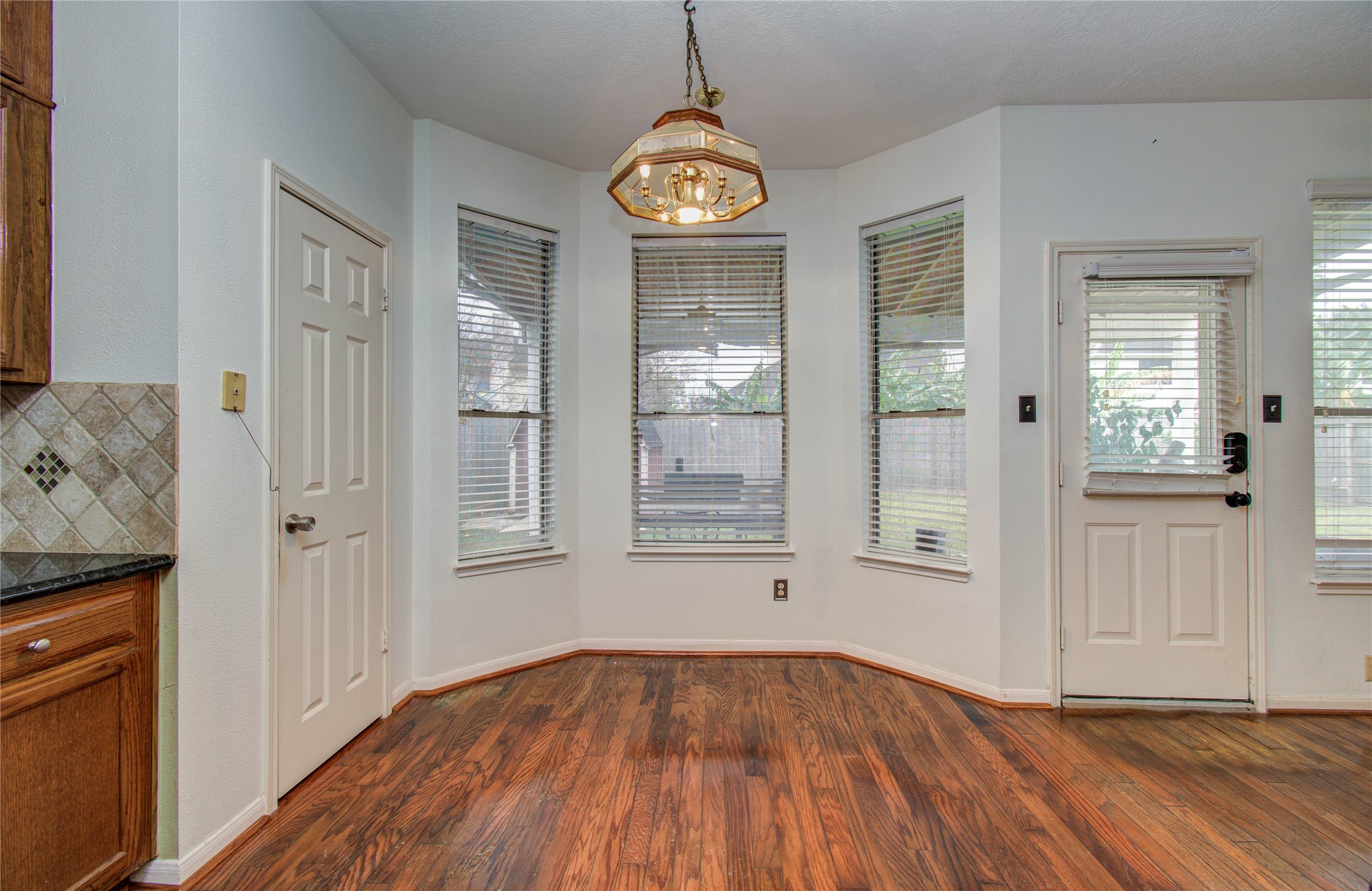 16218 Ruffian Drive Friendswood, TX 77546 - Photo 7 of 22