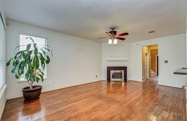 $2,400 | 16218 Ruffian Drive, Friendswood, TX 77546