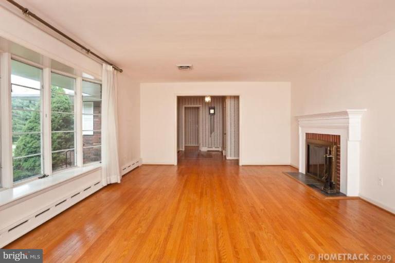 9901 Fox Hill Road Perry Hall, MD 21128 - Photo 4 of 20 Living Room #2