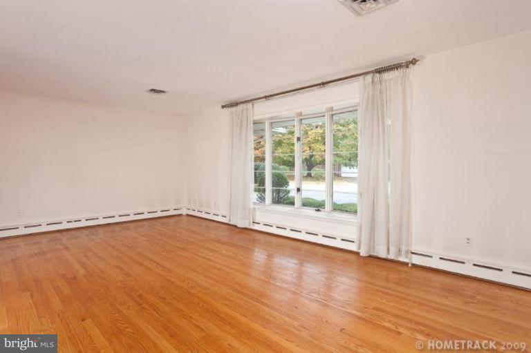 9901 Fox Hill Road Perry Hall, MD 21128 - Photo 5 of 20 Living Room #3