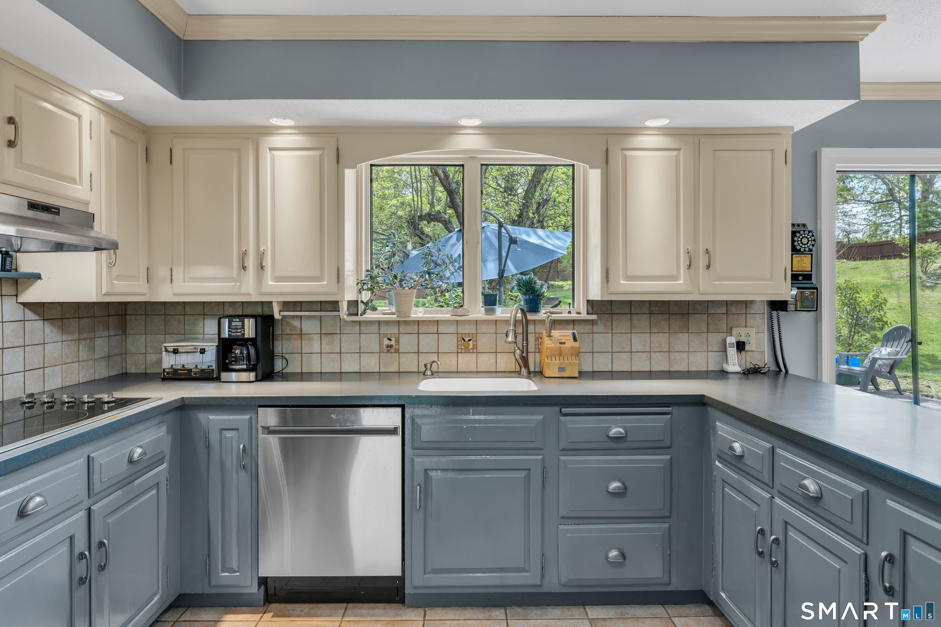 975 Main Street Hamden, CT 06514 - Photo 19 of 40