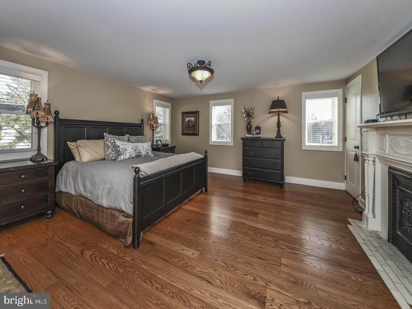908 Edgewood Road Yardley, PA 19067 - Photo 22 of 39 Master bedroom