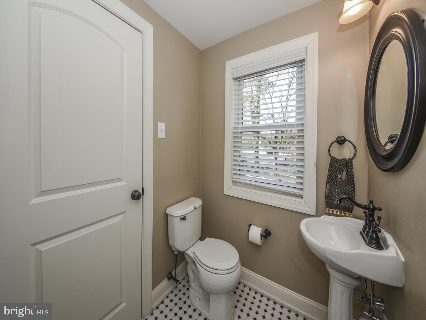 908 Edgewood Road Yardley, PA 19067 - Photo 28 of 39 Bathroom #3