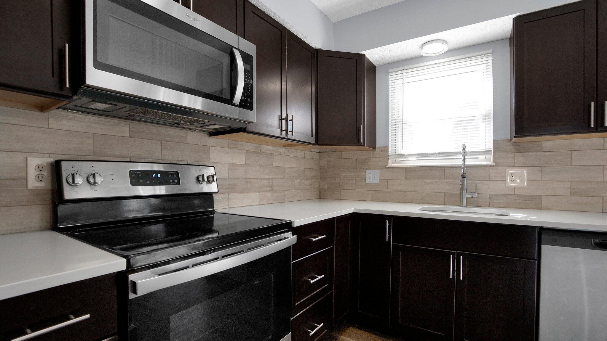 4901 Lyle Road Columbus, OH 43229 - Photo 2 of 16 Kitchen.